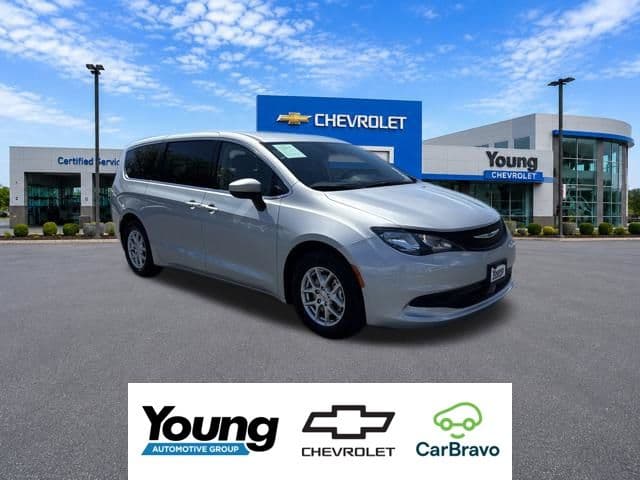 2023 Chrysler Voyager LX — photo 1 of 26