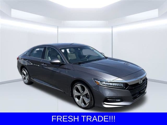 2018 Honda Accord Touring — photo 1 of 8