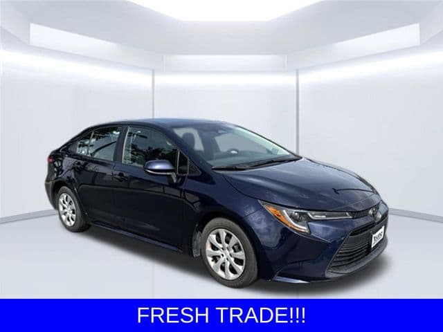 2024 Toyota Corolla LE — photo 1 of 5