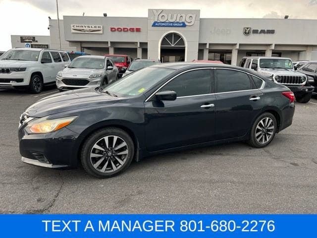 2017 Nissan Altima 2.5 SV — photo 1 of 33