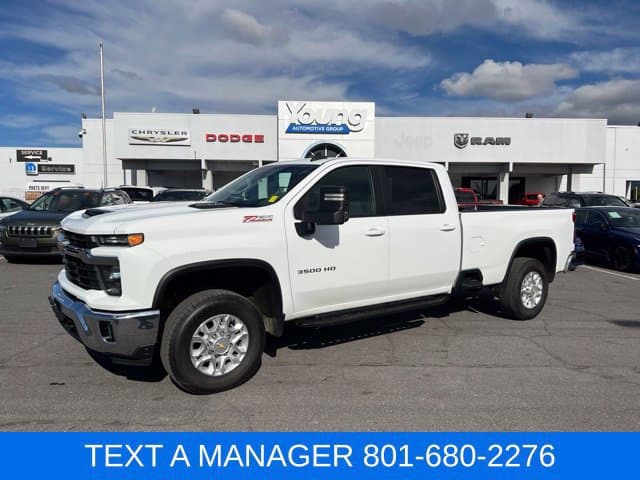 2024 Chevrolet Silverado 3500HD LT — photo 1 of 32