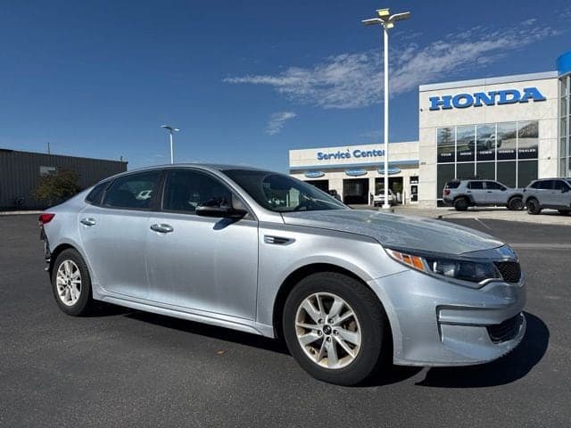 2018 Kia Optima LX — photo 1 of 25