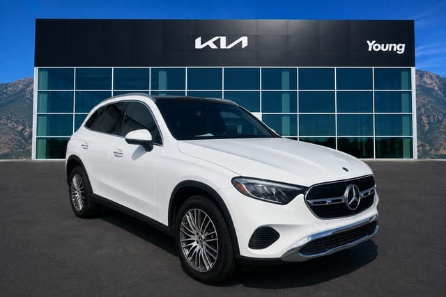 2024 Mercedes-Benz GLC GLC 300 — photo 1 of 30