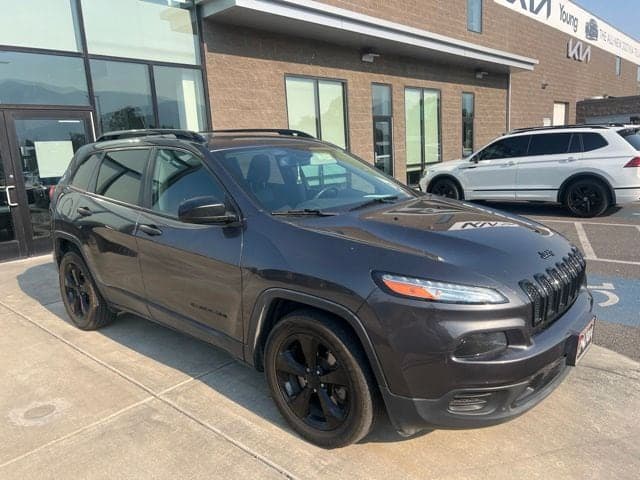 2016 Jeep Cherokee Sport — photo 1 of 6