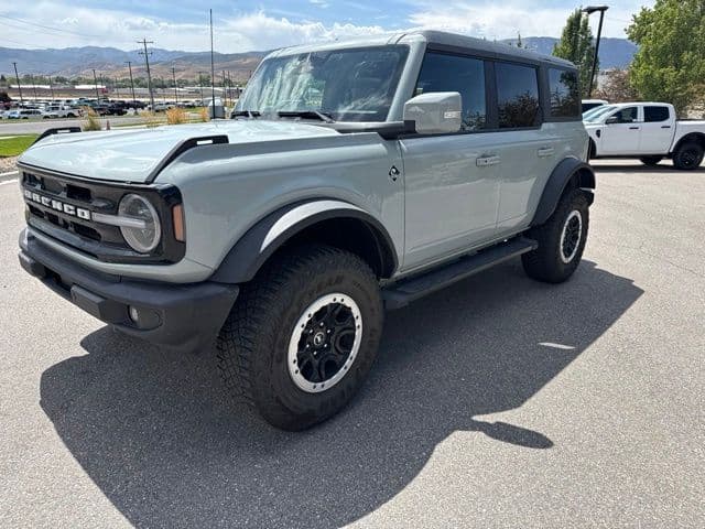 2024 Ford Bronco Outer Banks — photo 1 of 33