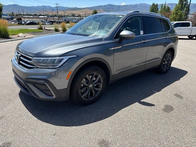2023 Volkswagen Tiguan 2.0T SE — photo 1 of 28