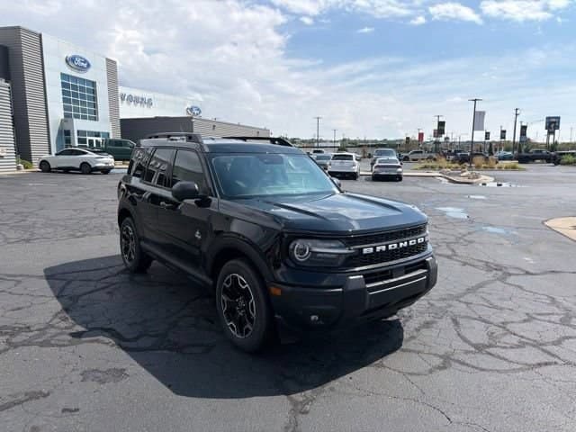 2025 Ford Bronco Sport Outer Banks — photo 1 of 25