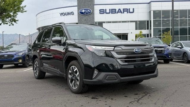 2025 Subaru Forester Premium — photo 1 of 23
