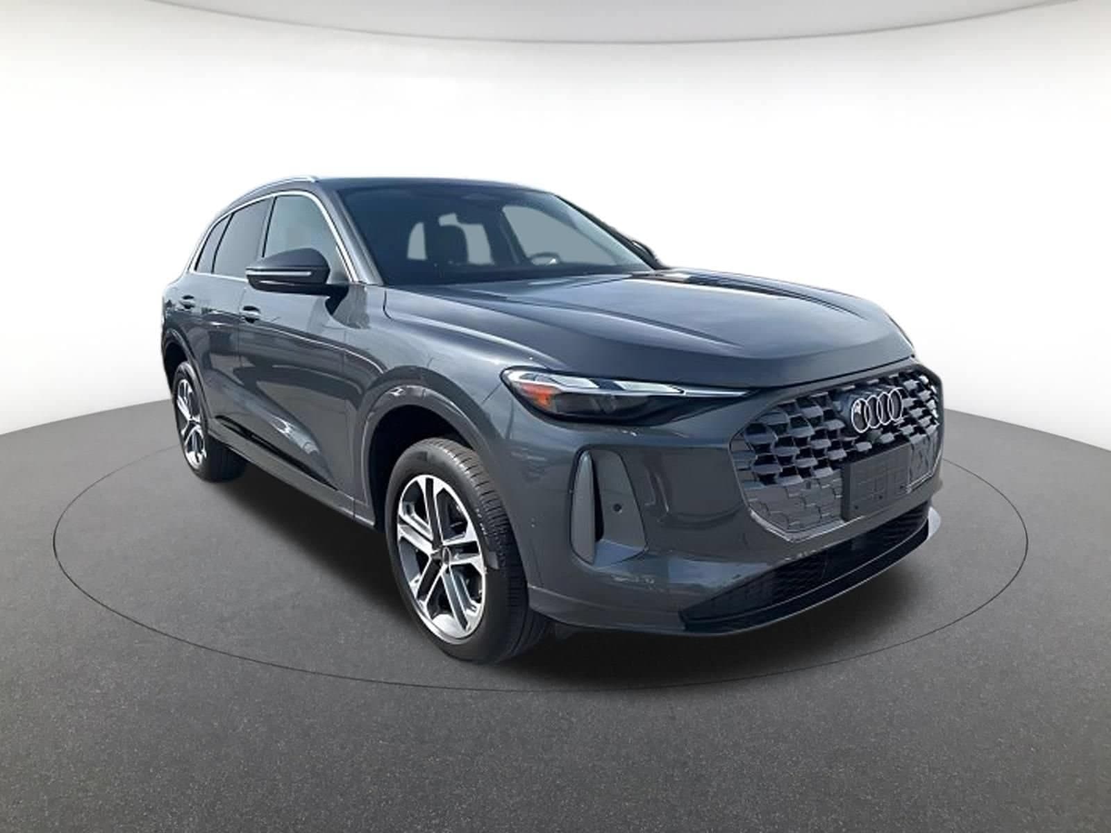 2025 Audi Q5 Premium — photo 1 of 33