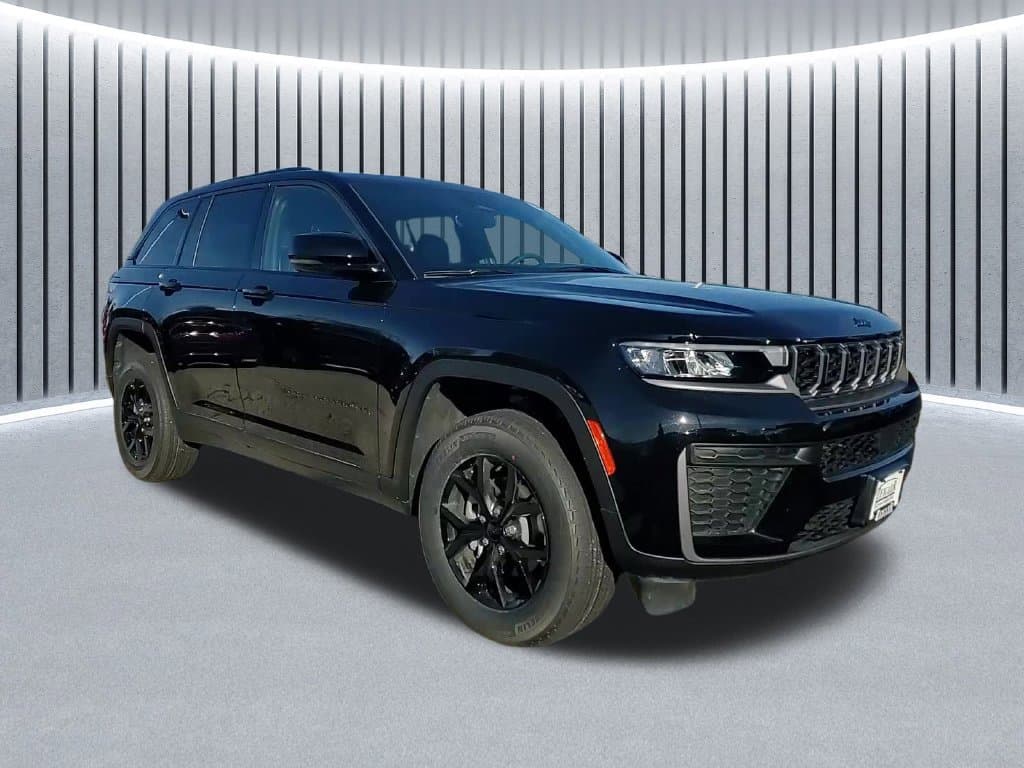 2026 Jeep Grand Cherokee Laredo Altitude — photo 1 of 20