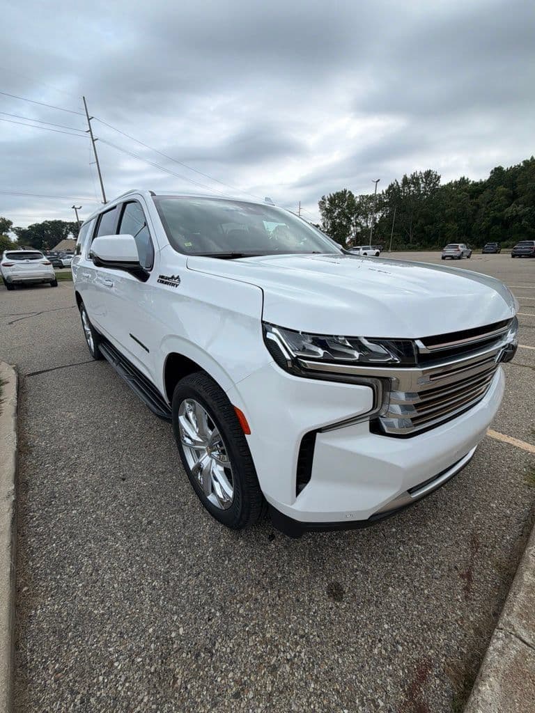 2024 Chevrolet Suburban High Country — photo 1 of 34