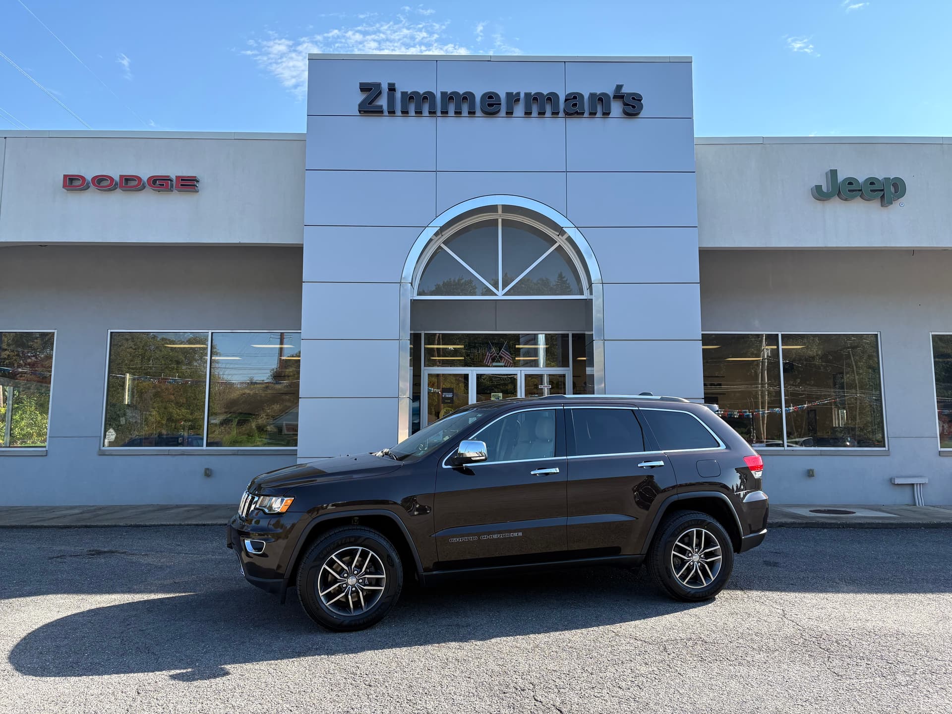 2017 Jeep Grand Cherokee Limited — photo 1 of 27