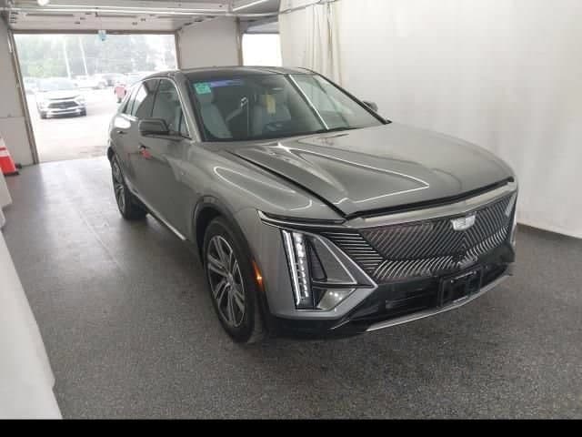 2024 Cadillac LYRIQ Luxury — photo 1 of 10