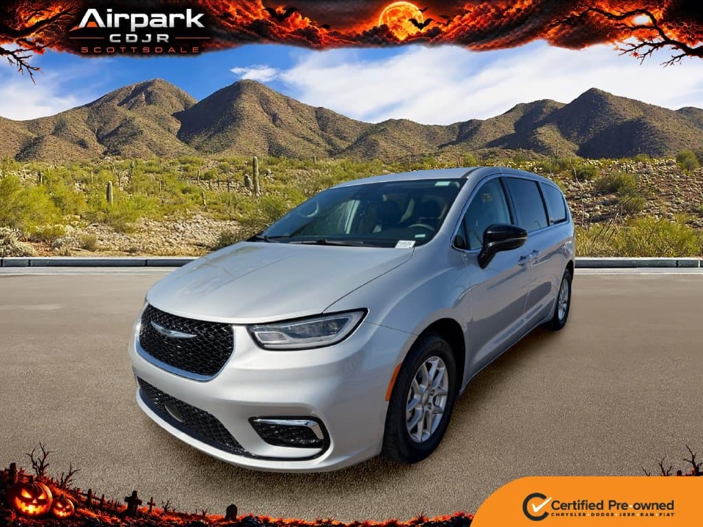 2024 Chrysler Pacifica Touring L — photo 1 of 13