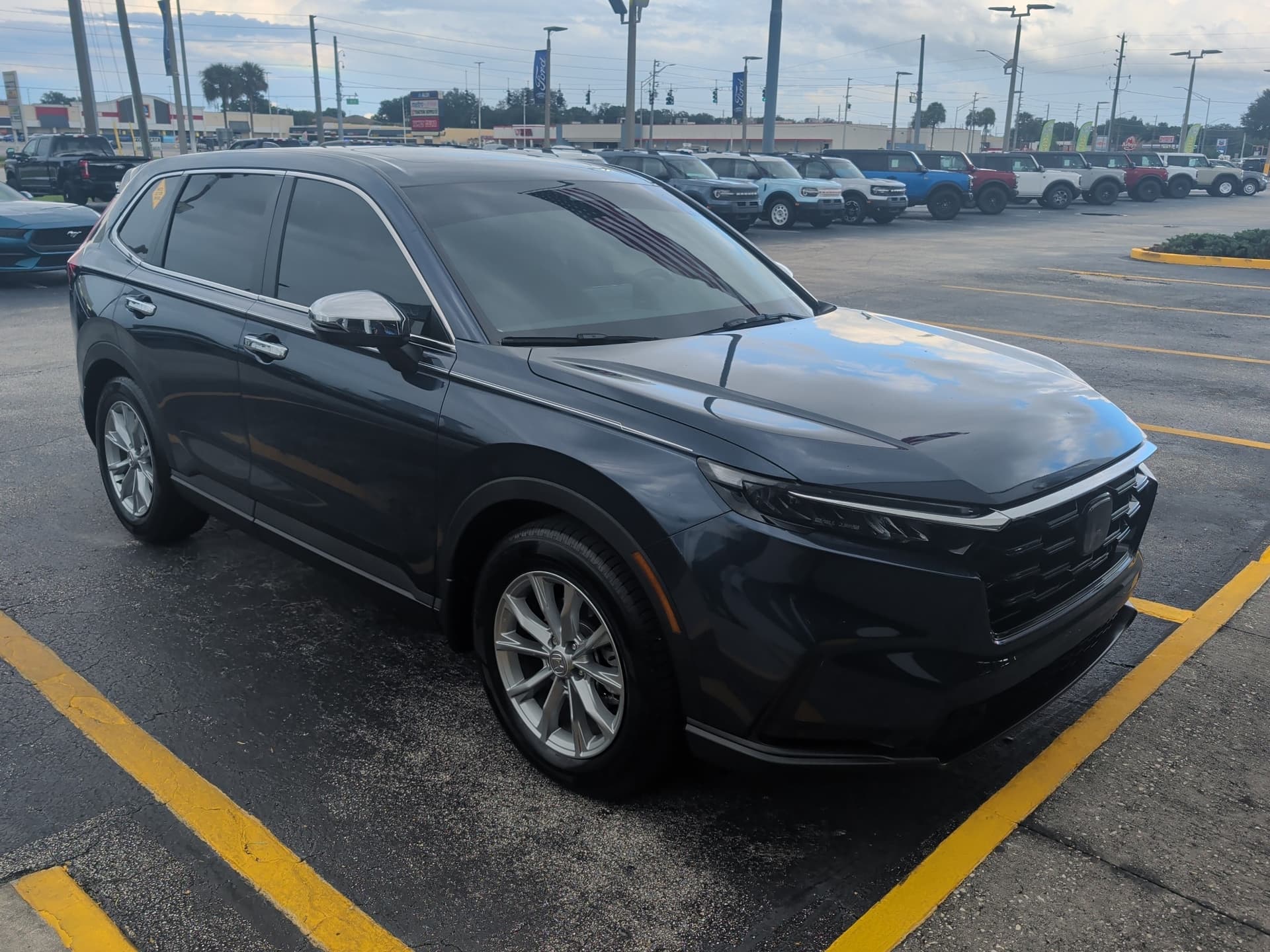 2025 Honda CR-V EX-L — photo 1 of 5