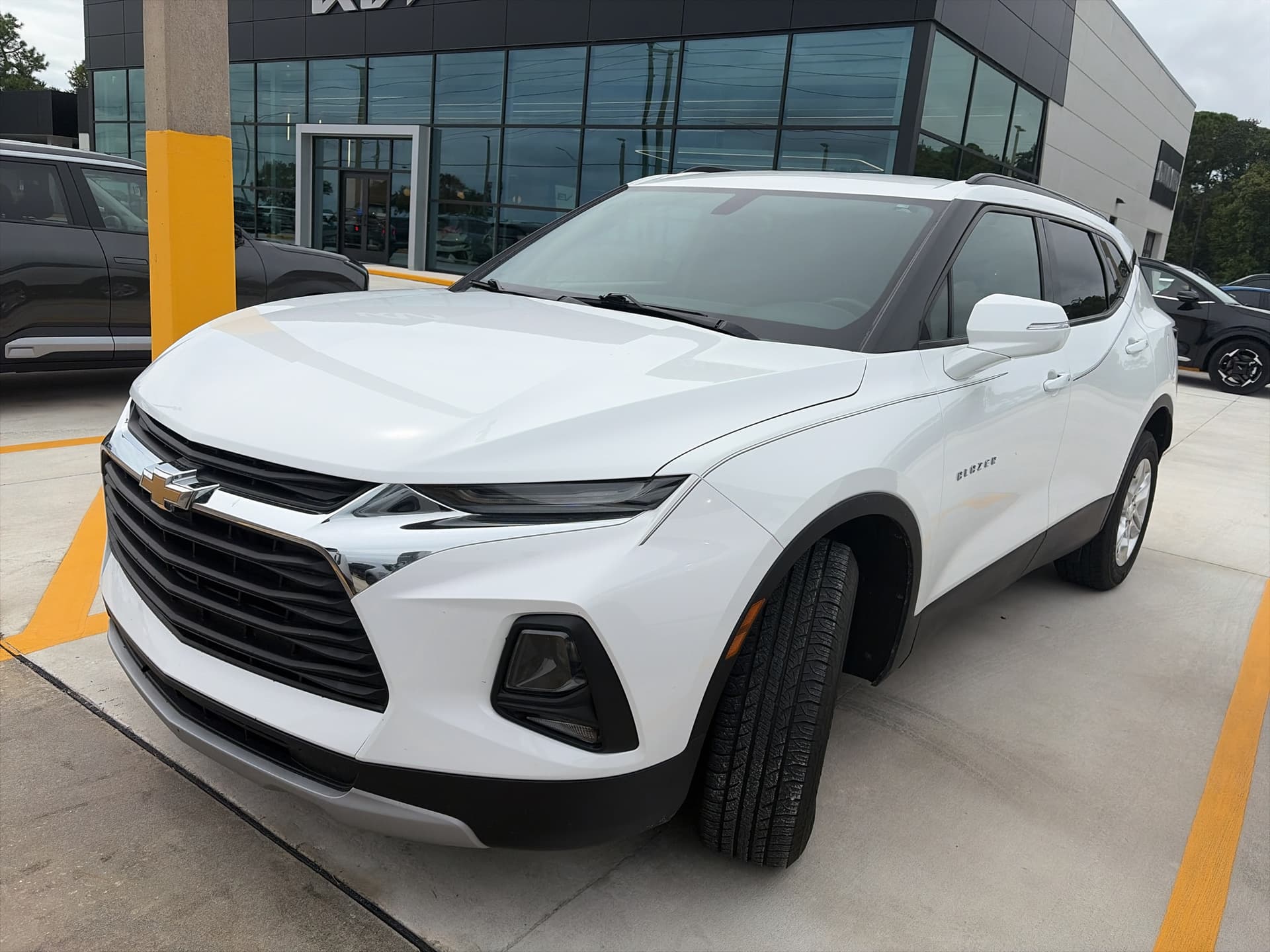 2019 Chevrolet Blazer Base — photo 1 of 5
