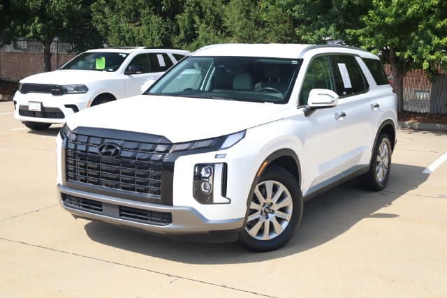 2024 Hyundai Palisade Base — photo 1 of 25