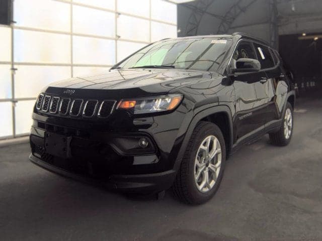 2025 Jeep Compass Latitude — photo 1 of 12