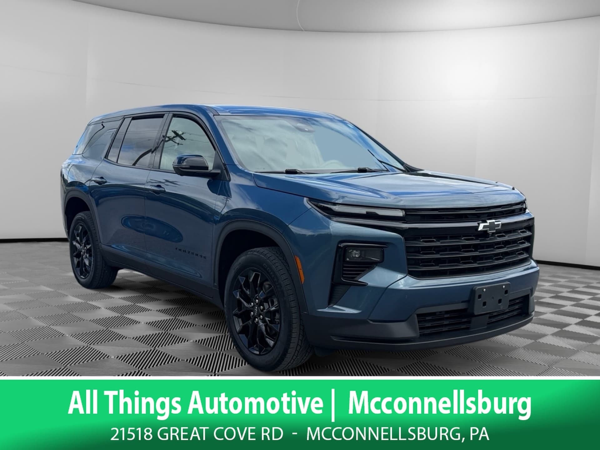 2024 Chevrolet Traverse Base — photo 1 of 35