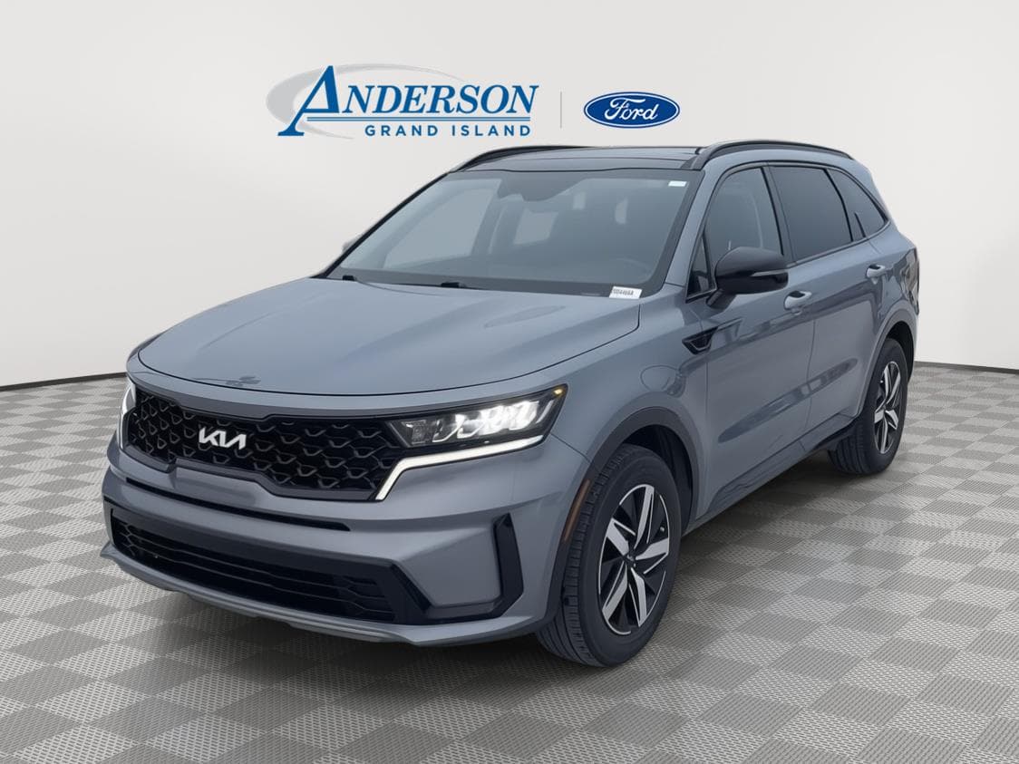 2022 Kia Sorento S — photo 1 of 19