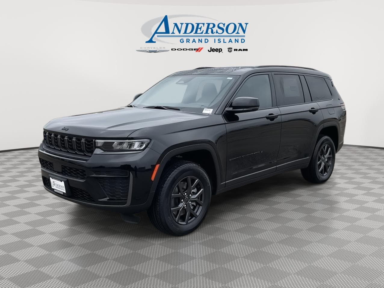 2027 Jeep Grand Cherokee Laredo Altitude — photo 1 of 36