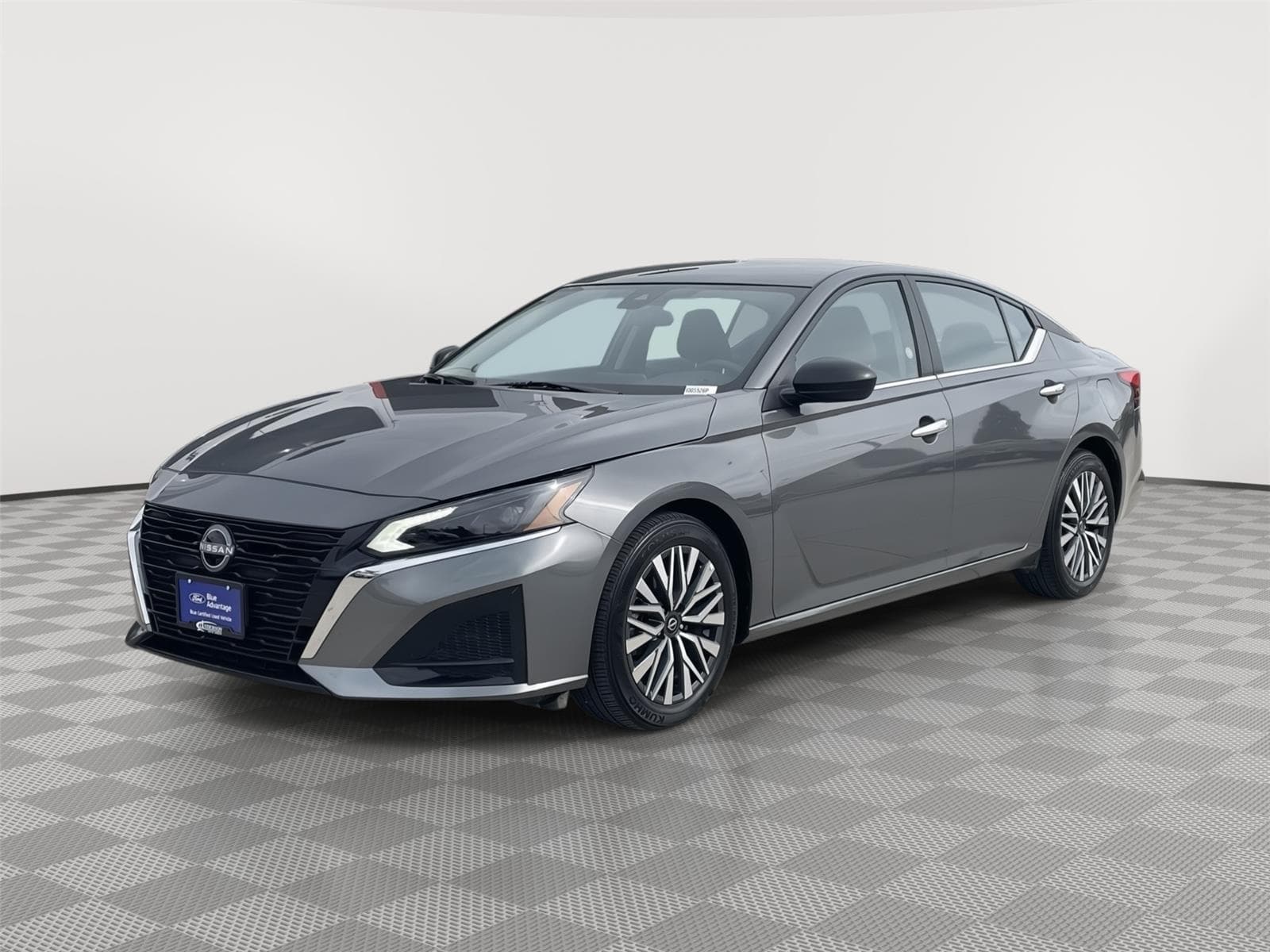 2025 Nissan Altima SV — photo 1 of 36