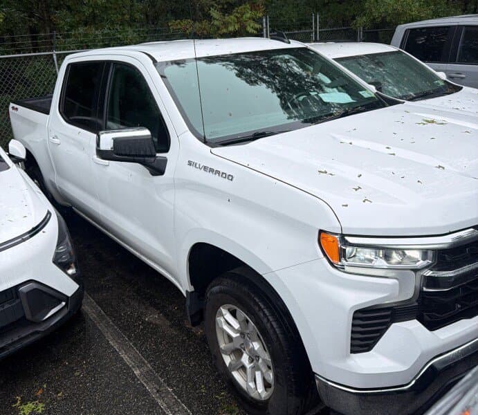 2023 Chevrolet Silverado 1500 LT — photo 1 of 10