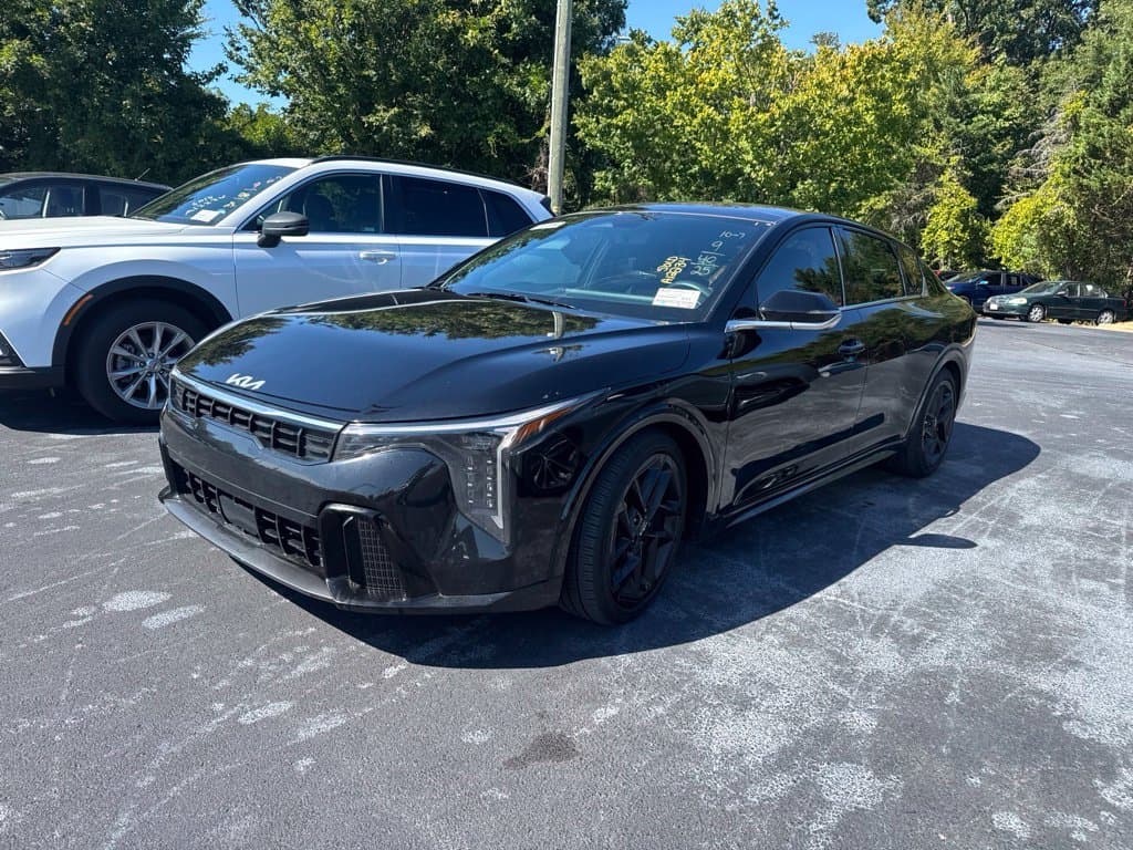 2025 Kia K4 GT-Line Turbo — photo 1 of 5