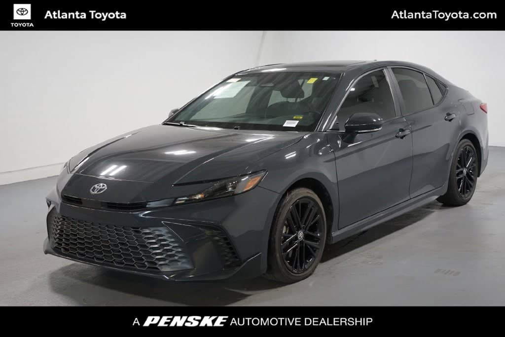 2025 Toyota Camry SE — photo 1 of 7