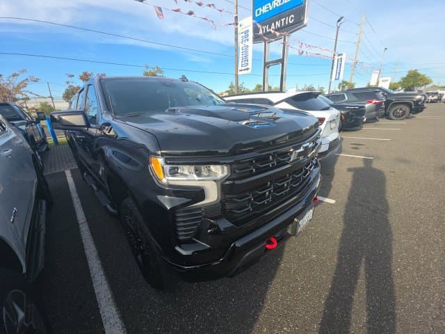 2024 Chevrolet Silverado 1500 LT Trail Boss — photo 1 of 3