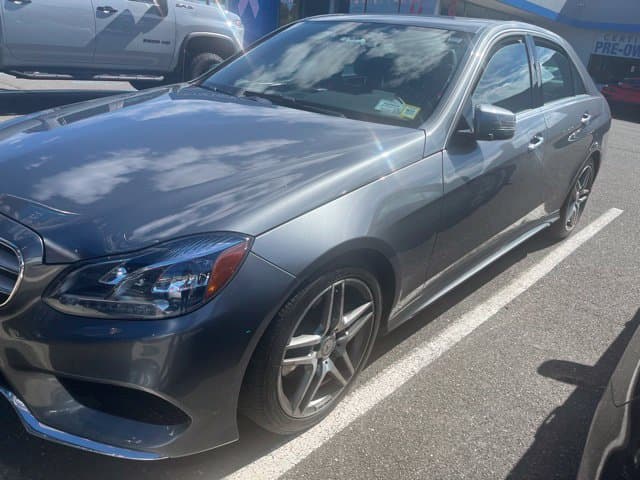 2016 Mercedes-Benz E-Class Base — photo 1 of 2