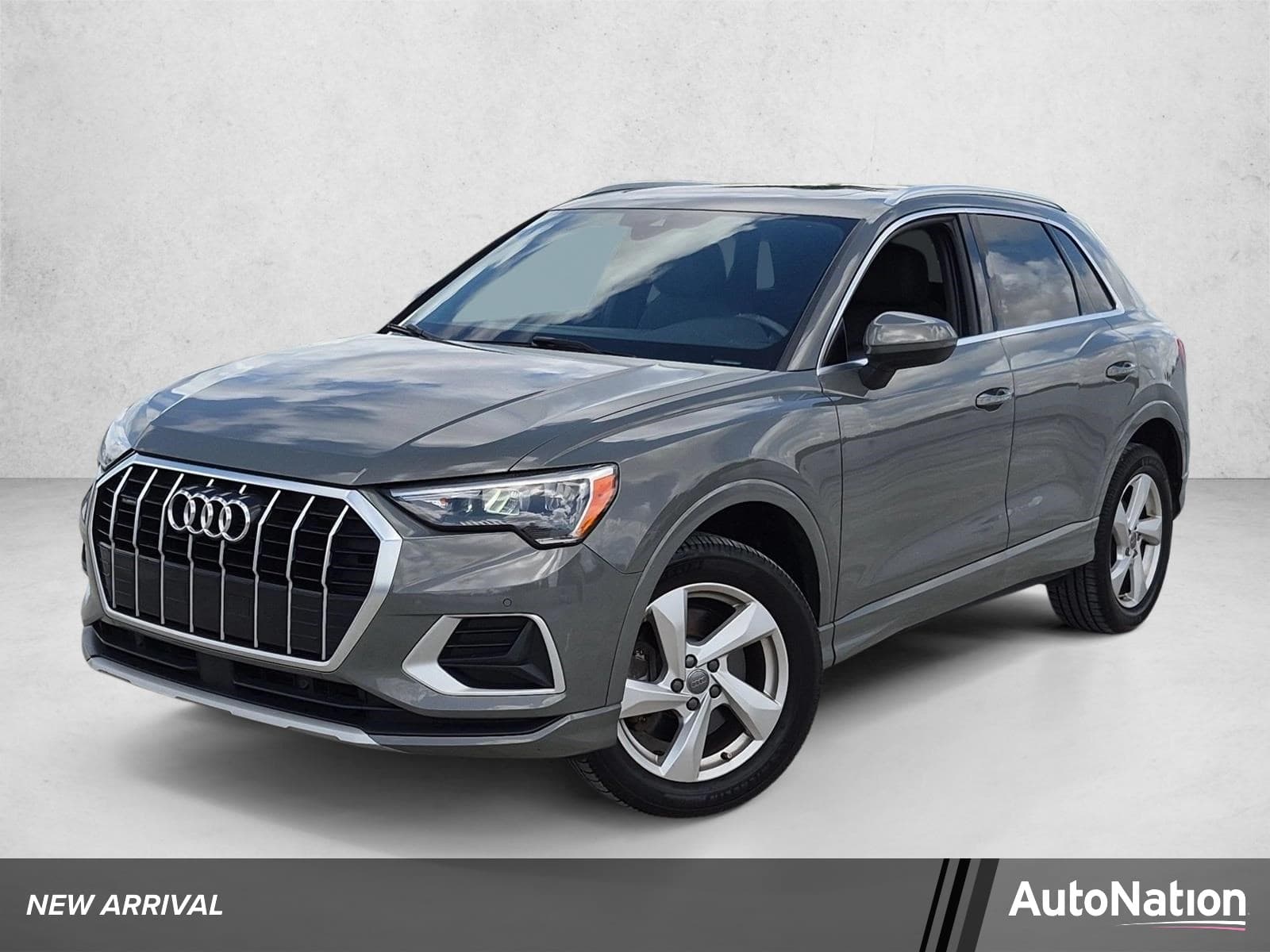 2020 Audi Q3 Premium — photo 1 of 17
