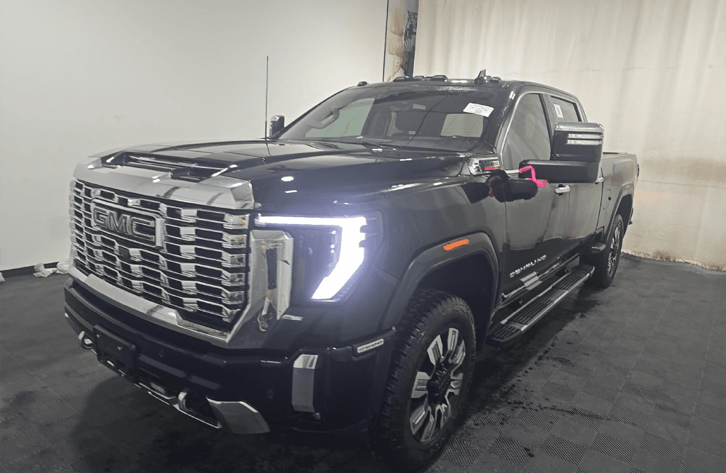 2024 GMC Sierra 2500HD Denali — photo 1 of 13