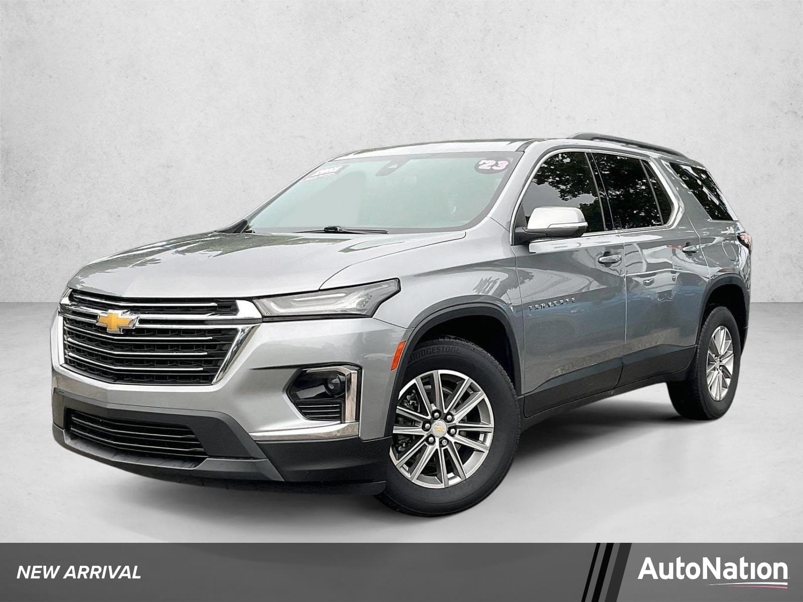 2023 Chevrolet Traverse LT Cloth — photo 1 of 30