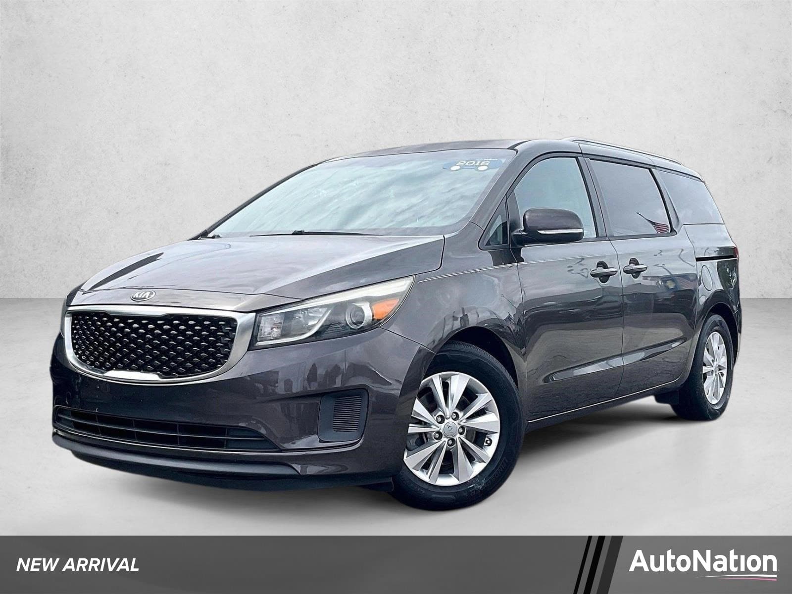 2016 Kia Sedona LX — photo 1 of 30