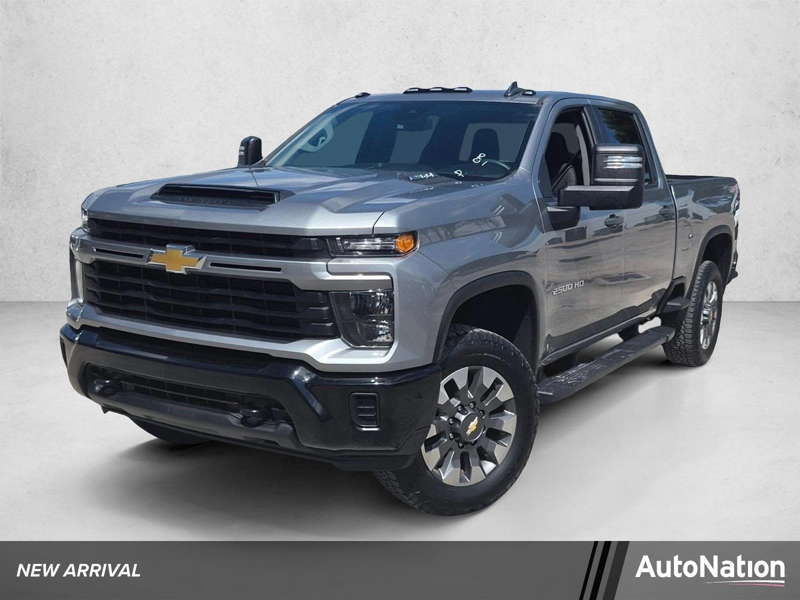 2024 Chevrolet Silverado 2500HD Custom — photo 1 of 21