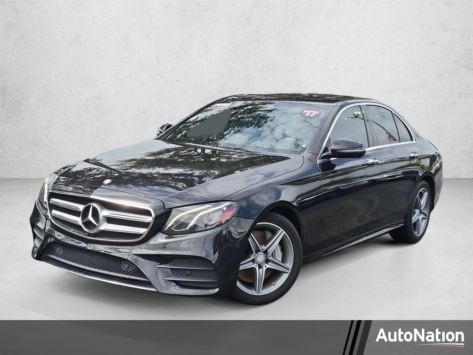 2017 Mercedes-Benz E-Class E 300 Luxury — photo 1 of 26