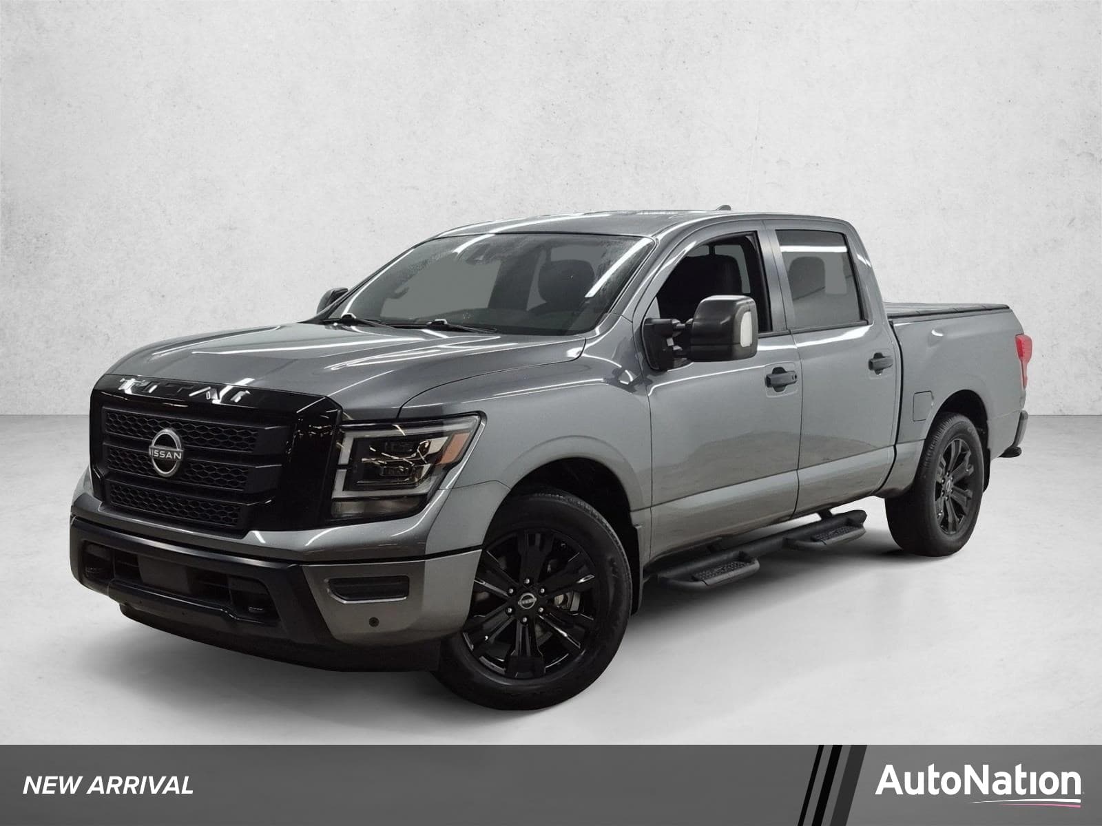 2023 Nissan Titan SV — photo 1 of 25