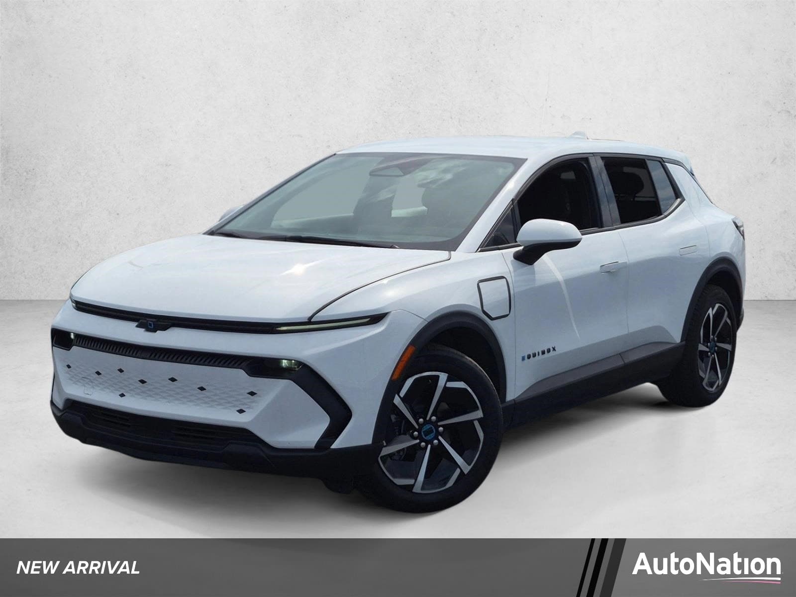 2025 Chevrolet Equinox EV LT — photo 1 of 15