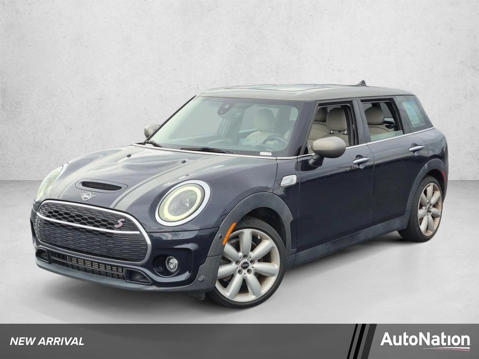 2022 Mini Clubman Cooper S — photo 1 of 15