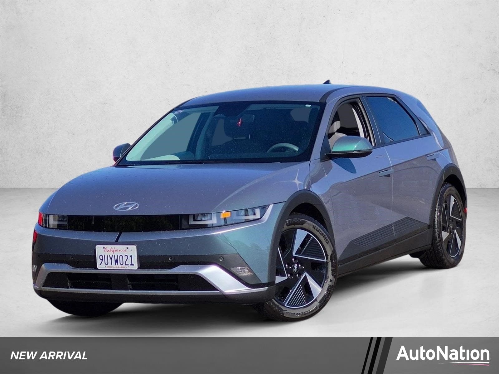 2025 Hyundai IONIQ 5 SE — photo 1 of 22