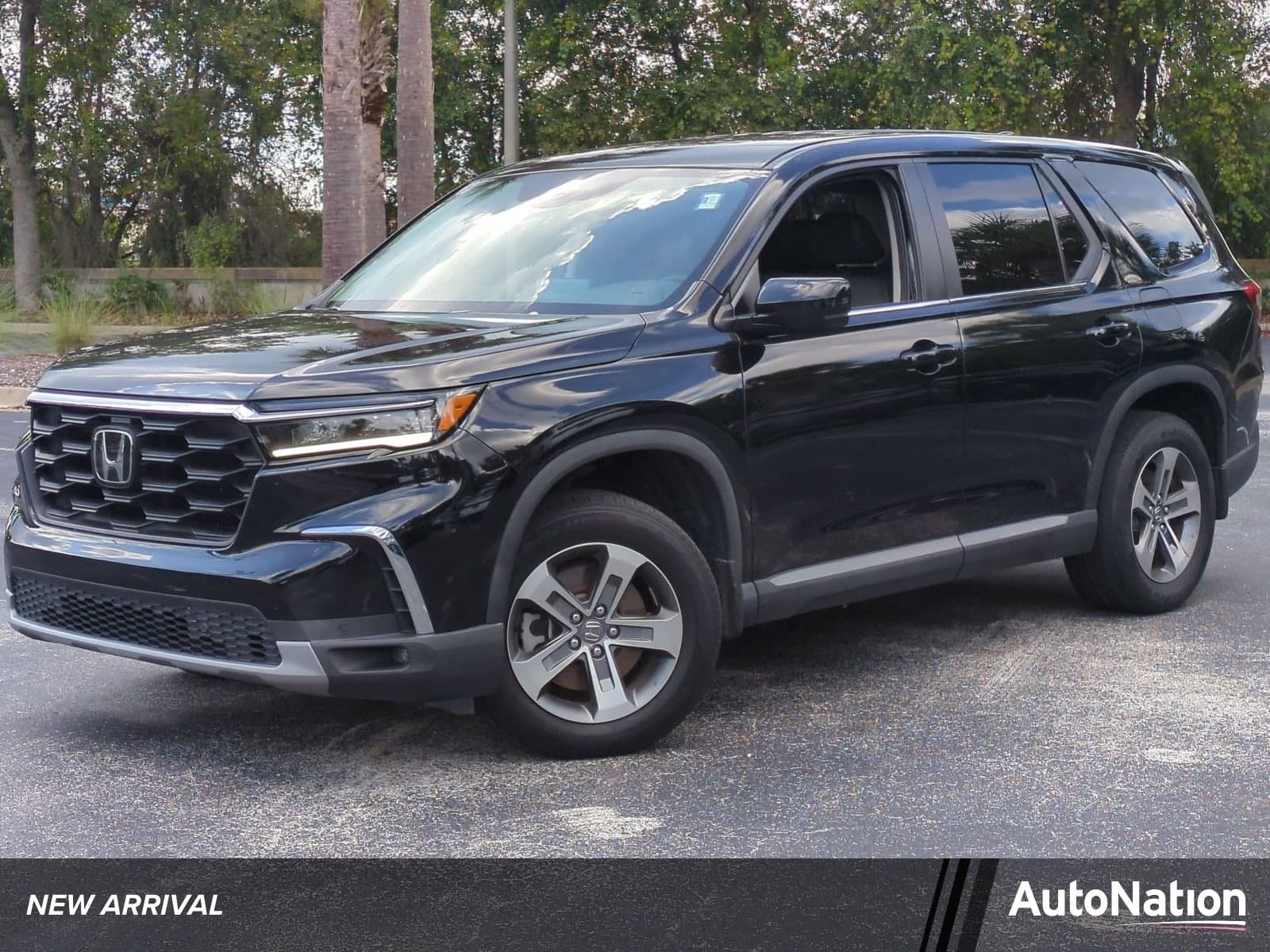 2024 Honda Pilot EX-L 7 Passenger — photo 1 of 15
