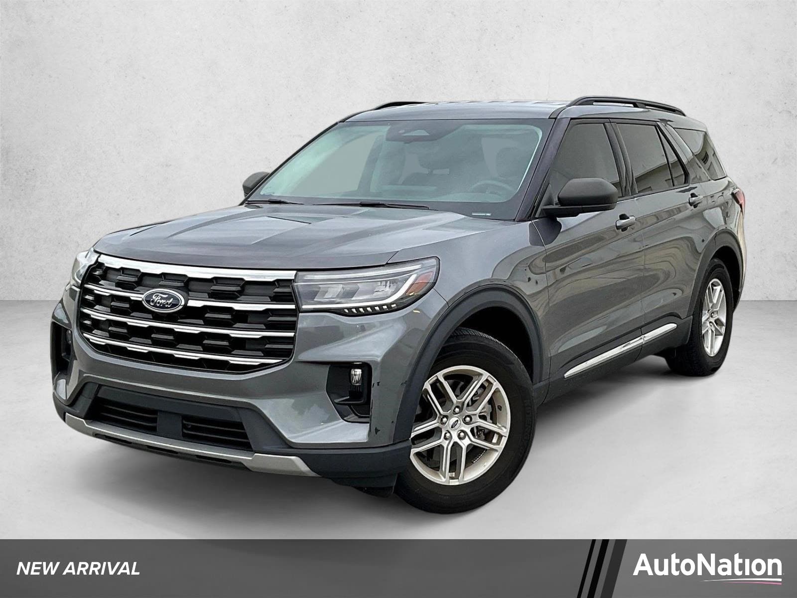 2025 Ford Explorer Active — photo 1 of 30