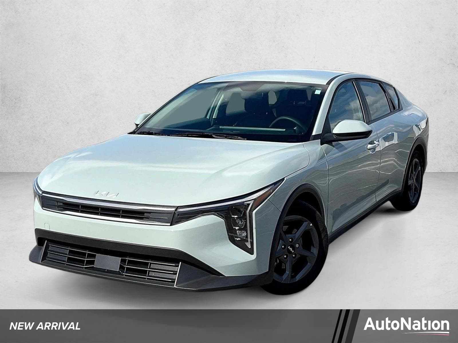 2025 Kia K4 LXS — photo 1 of 30
