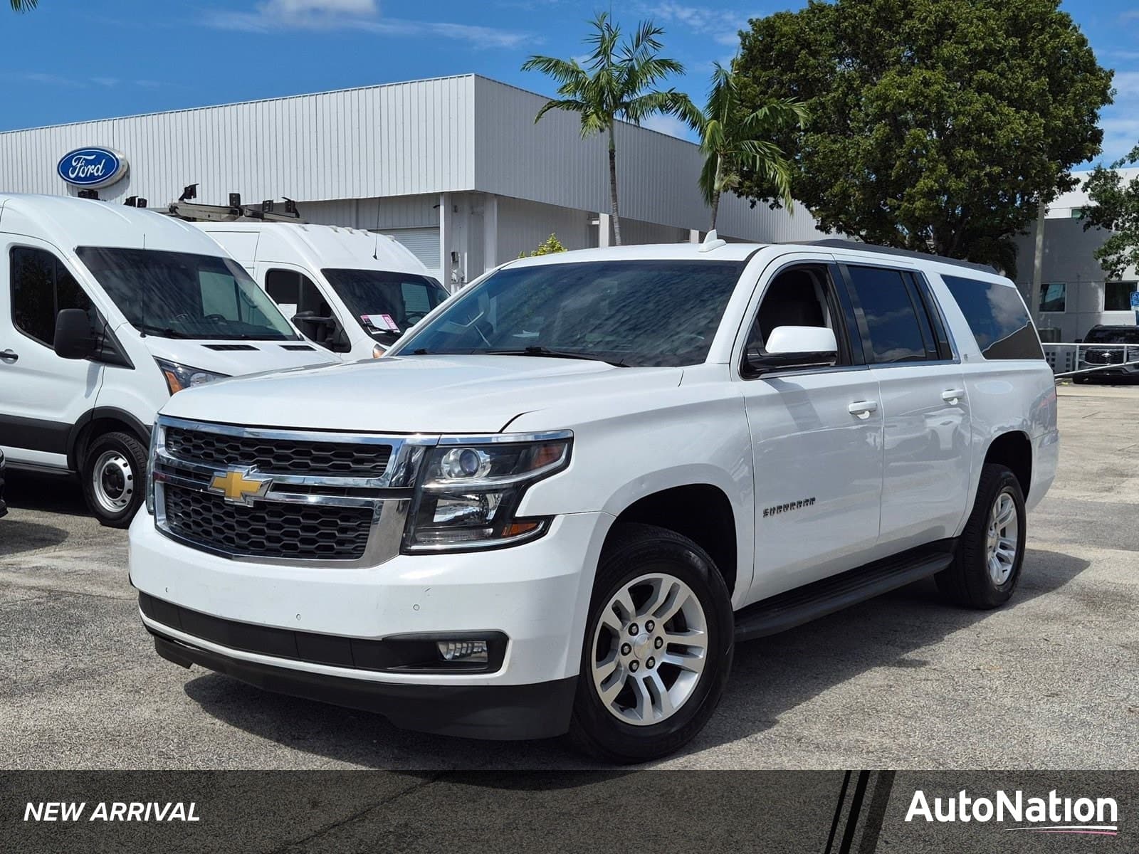 2019 Chevrolet Suburban LT — photo 1 of 24