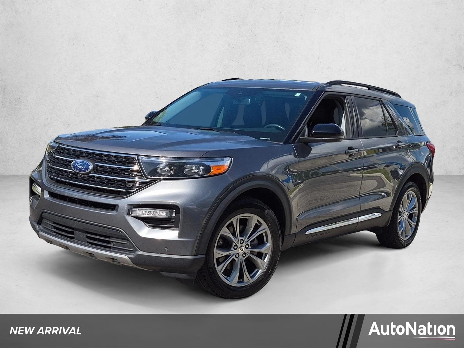 2024 Ford Explorer XLT — photo 1 of 24