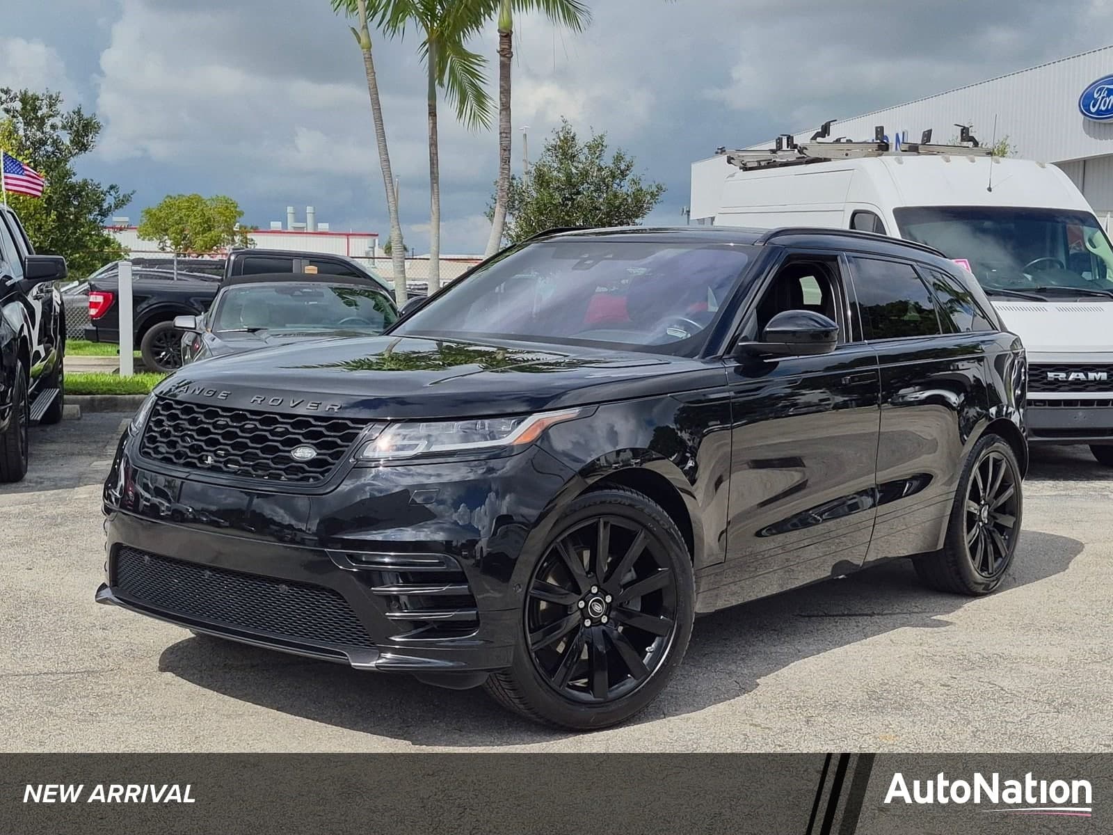 2018 Land Rover Range Rover Velar R-Dynamic SE — photo 1 of 24