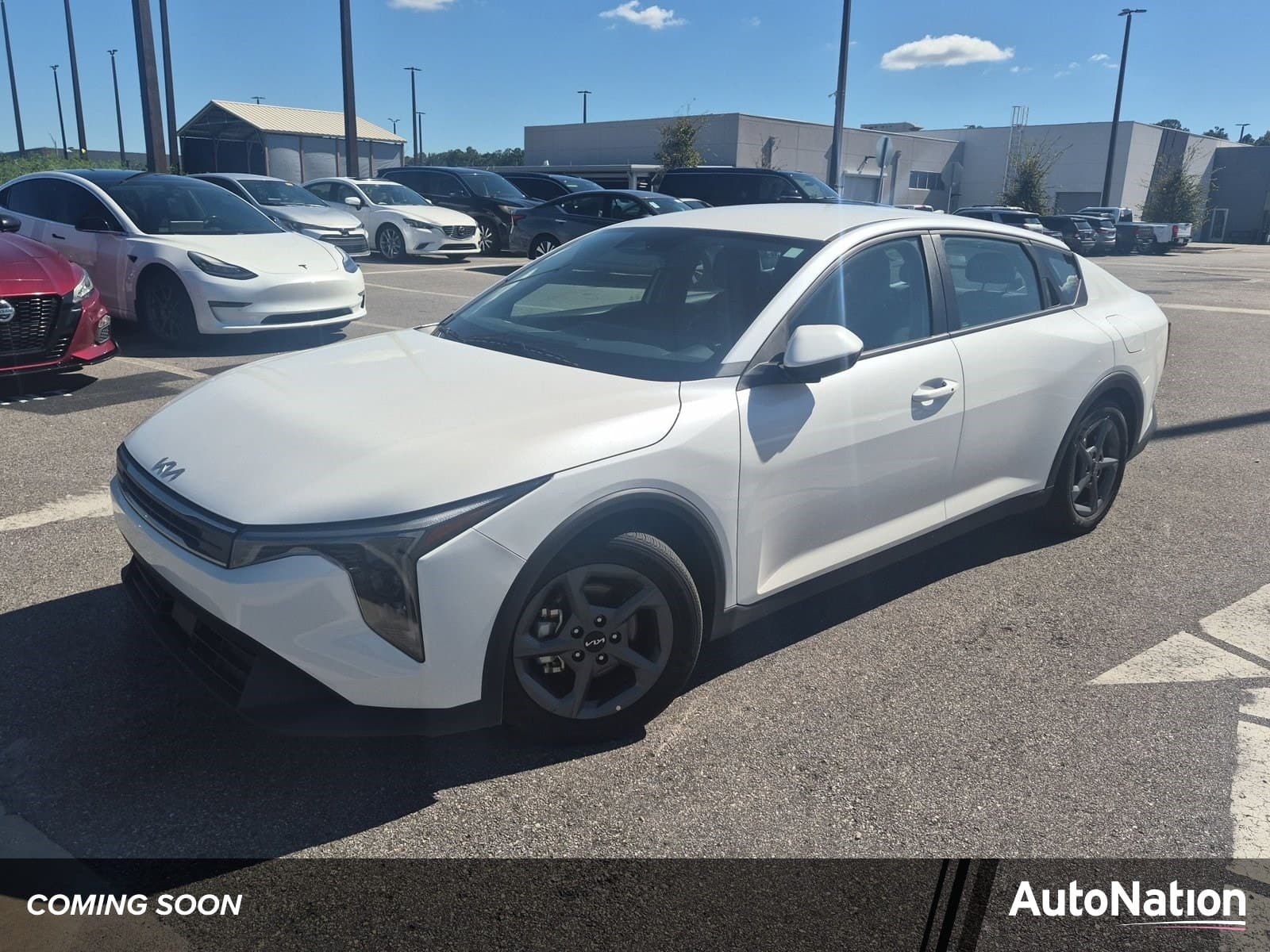 2025 Kia K4 LXS — photo 1 of 18