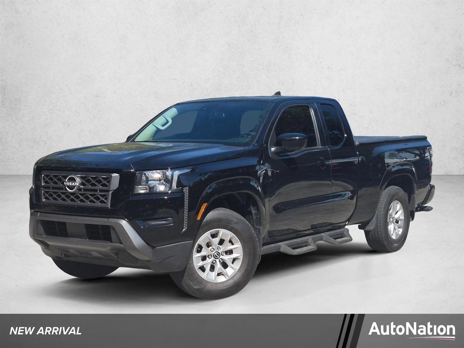 2024 Nissan Frontier SV — photo 1 of 15