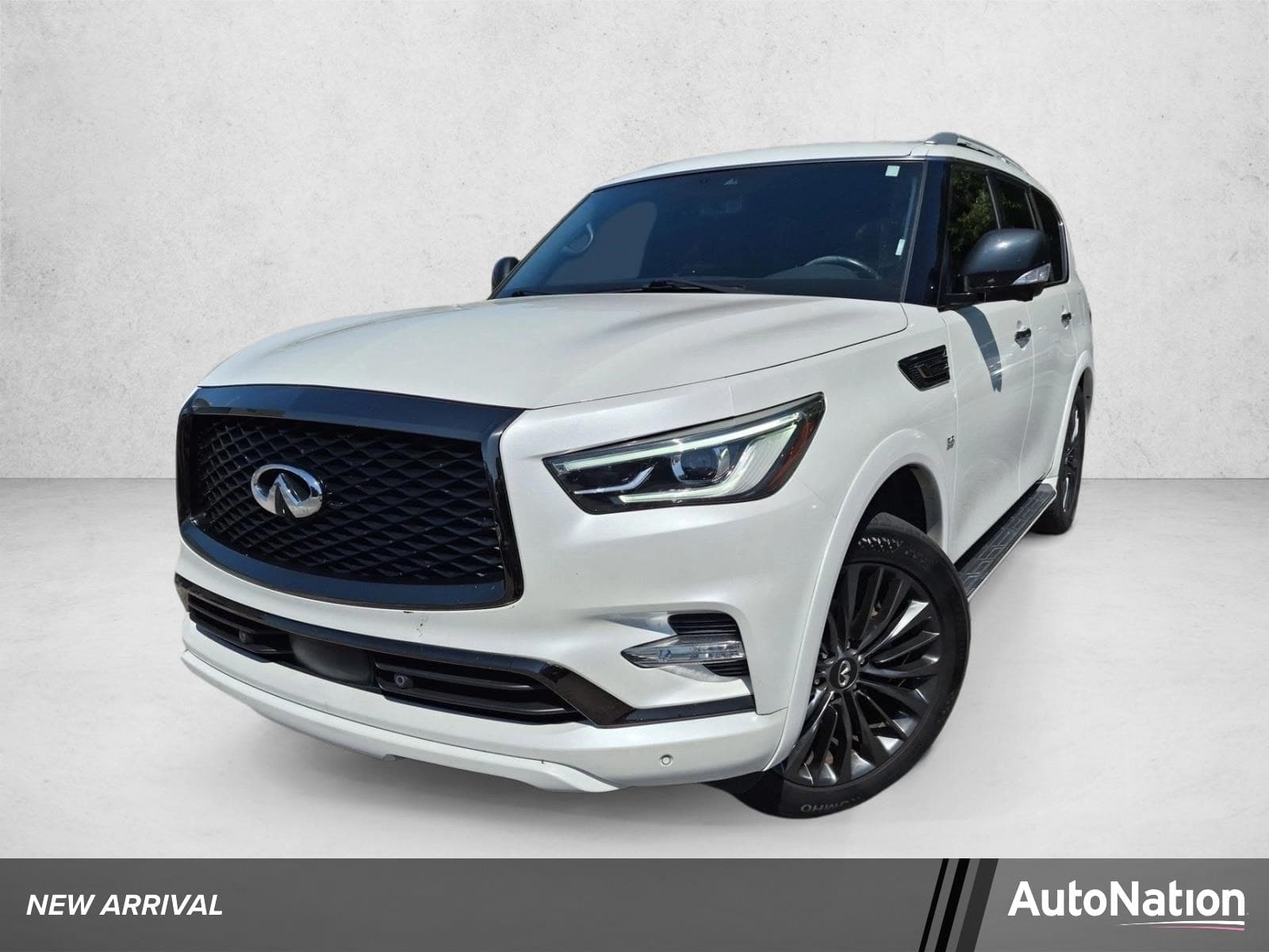 2020 INFINITI QX80 LUXE — photo 1 of 18